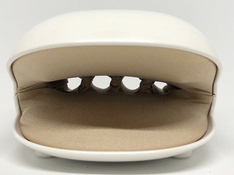 一本一本の指を独立したエアバッグが包み込む構造