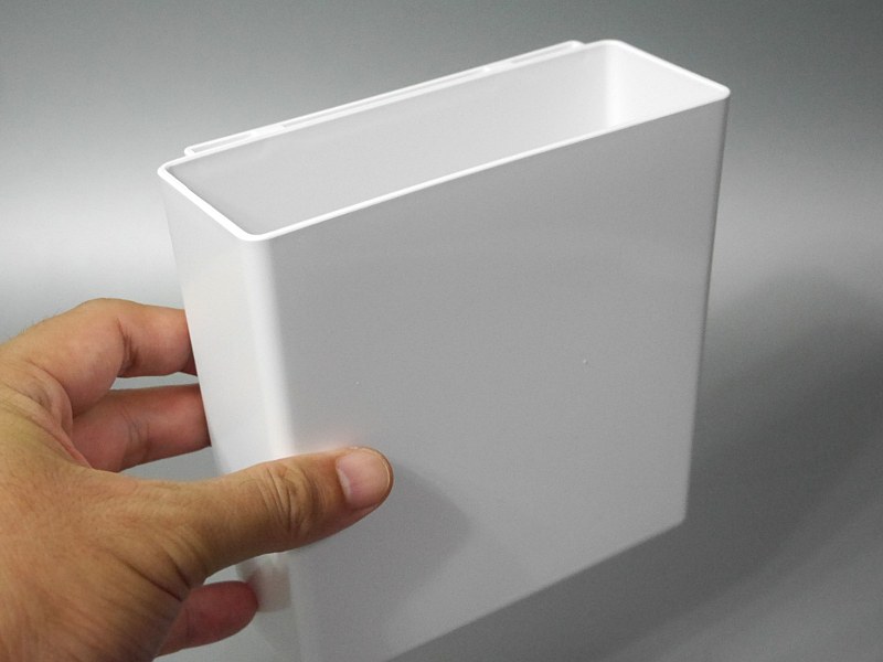 メディアトレーは取外し可能。CDの処理枚数が多い時は、これを外した状態で裁断を行い、ゴミ箱に直接貯まるようにすることも可能