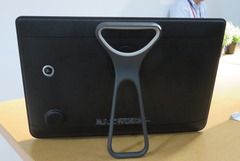 シャープ、IoT家電と連動する小型テレビ - ケータイ Watch