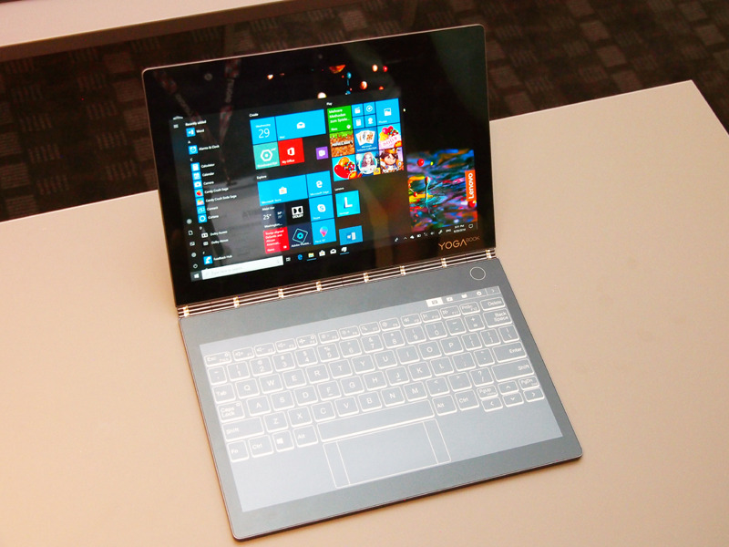 キーボード側にE-Inkを採用したレノボの「Yoga Book C930」