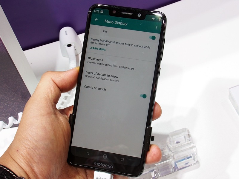 画面消灯時に通知などを表示できる