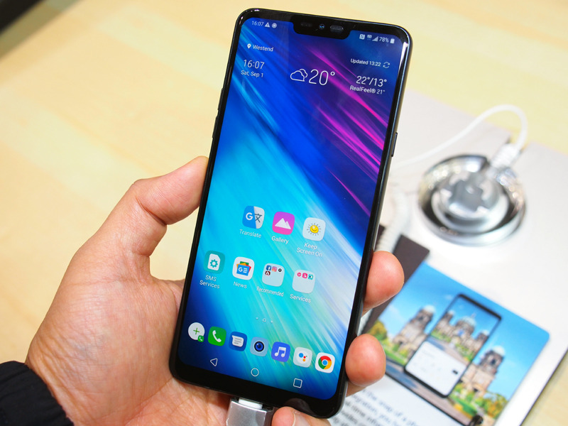 チップセットやカメラのスペックを抑えた「LG G7 Fit」