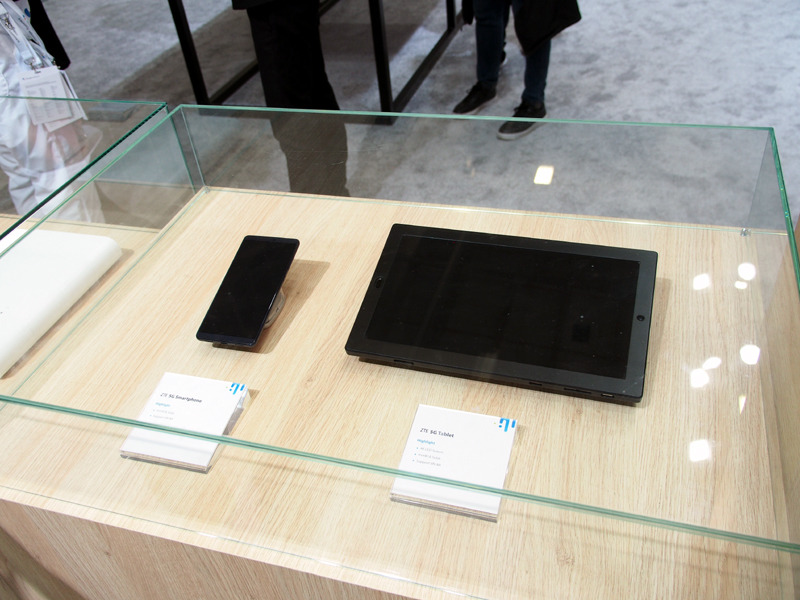 5G対応端末のコンセプトモデルを出展
