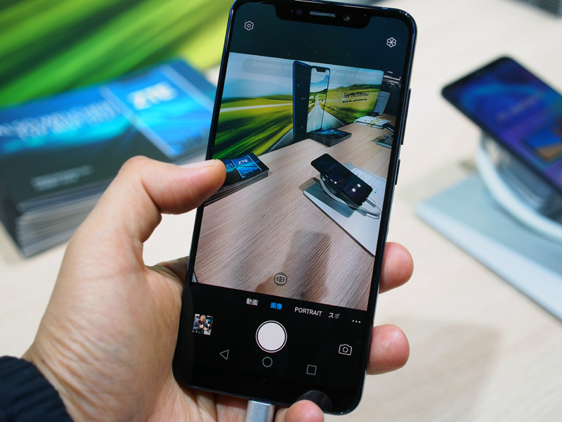 12メガと20メガピクセルのデュアルカメラを搭載