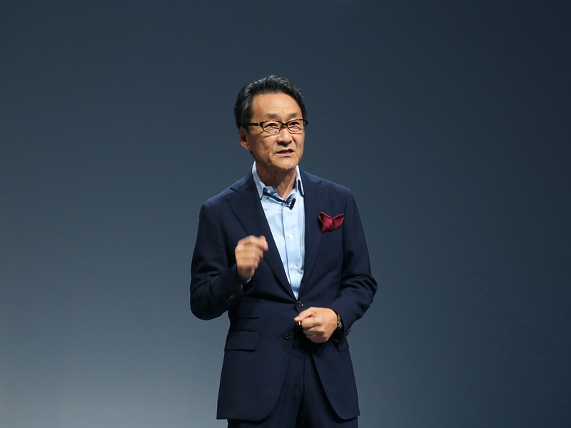 今年4月1日付けで社長に就任したソニーモバイルの岸田光哉氏が登壇