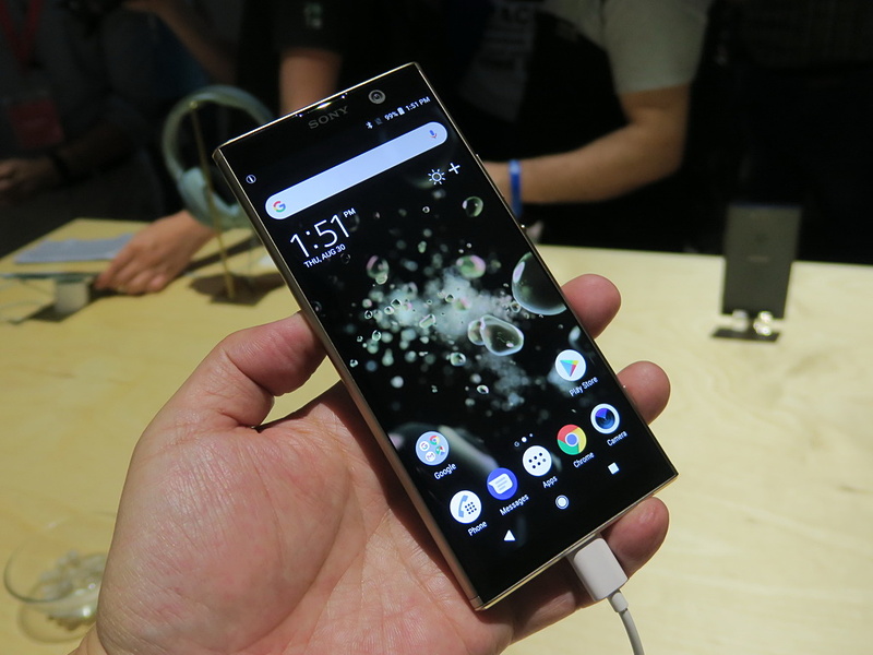 今年7月に発表されたばかりのXperia XA2 Plusも展示