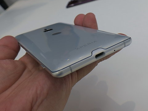 Xperia XZ3」ミニインプレッション――クリエイターとユーザーをつなぐ