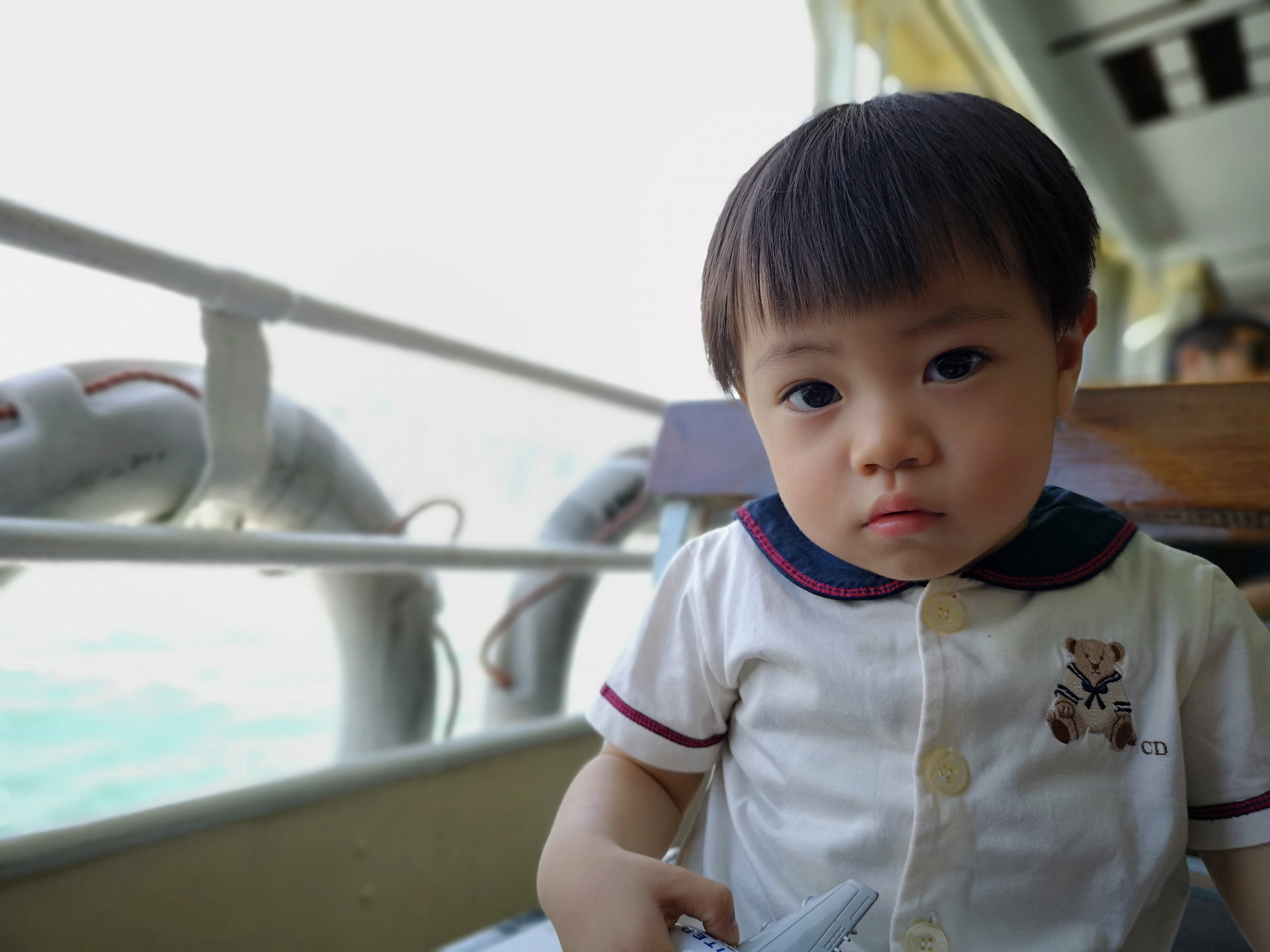 自動でポートレートモードになった。人物が際立つのはいいが、せっかくの旅行先なので、背景も残しておきたかった