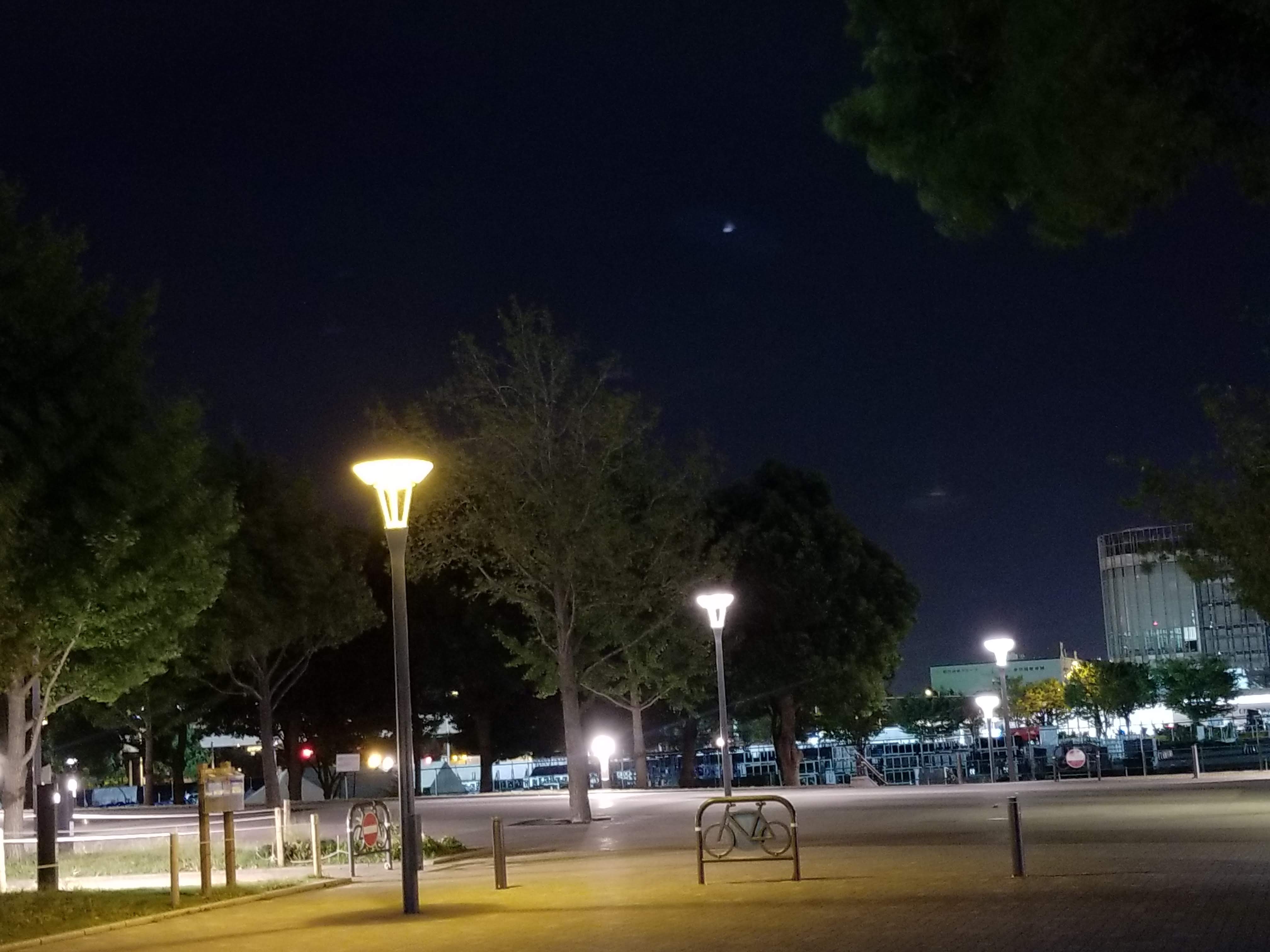 F1.7、1秒、ISO 200。パキッとしている