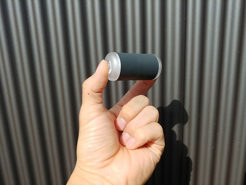 前後の本体パーツをくっつけておけるので、持ち運びも便利