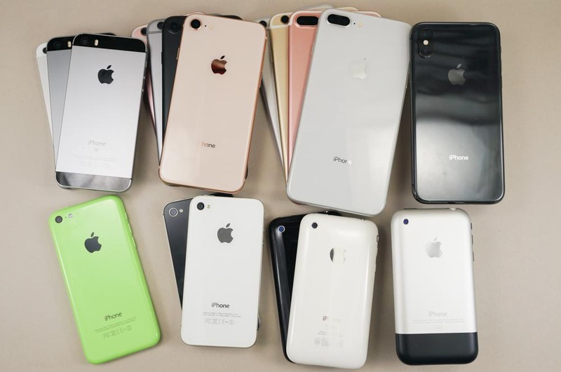 歴代iPhoneの数々