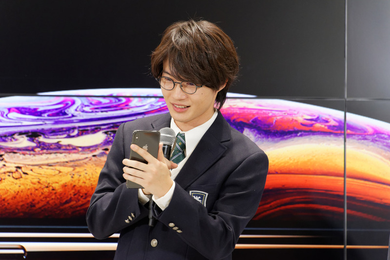 「すごい画面がきれい。これだけきれいだと臨場感ある映像が撮れるし、見られる。ドキドキしますね。カッコいいです」