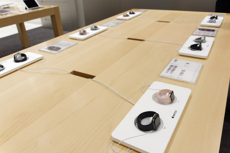 Apple Watch Series 4の販売も開始している