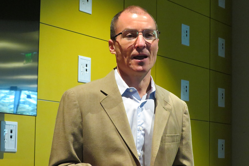 Vice President, Device Partner EngagementのScott Mirer氏