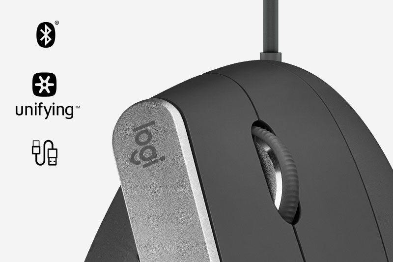 PCとの接続は無線・有線両対応で、同梱のUnifyingレシーバー、PCのBluetooth、同梱のUSB-C充電ケーブルを使って接続できます。左右クリックボタンとスクロールホイルに加え、カスタマイズ可能な4個のボタンを搭載。マウス手前上部にあるボタンを押すと解像度の切り換え（ポインタ速度の切り替え）ができます。ボタン機能はLOGICOOL OPTIONSソフトウェアでカスタマイズ可能。