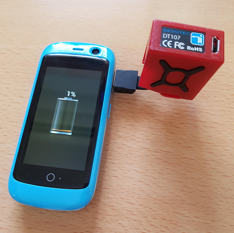 超短いケーブル内蔵のモバイルバッテリーでもそこは同じ