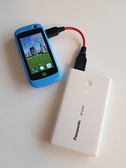 スマホアクセサリー MAGNETIC POWER BANK 磁石でスマホにくっつくモバイルバッテリー「MAGNETIC POWER BANK