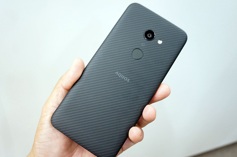 AQUOS zero
