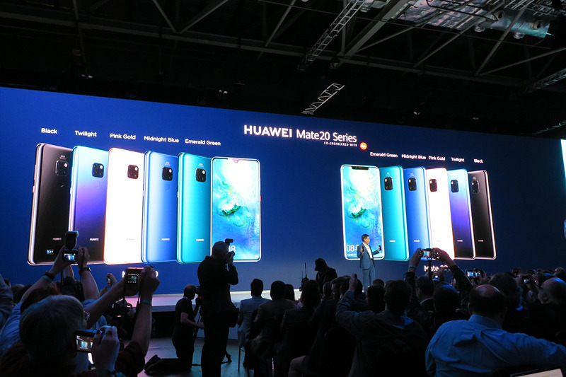HUAWEI Mate20（左）とHUAWEI Mate20 Pro（右）