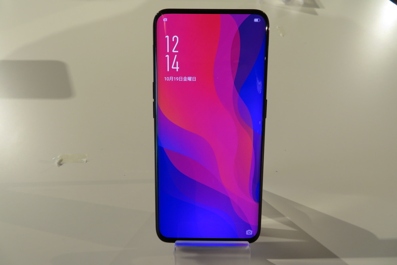 日本では発売されないがランボルギーニとのコラボレーションモデルも展示されていた