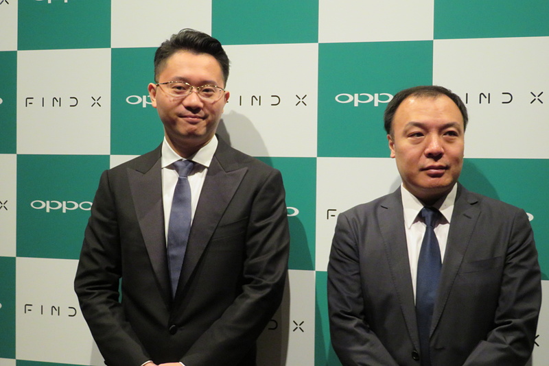 囲み取材に応じたOPPO Japan 代表取締役の鄧宇辰（トウ・ウシン）氏（左）と、李毅（リ・タケシ）氏（右）