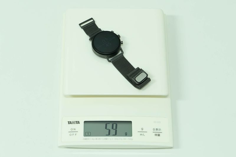 重さはバンド込みで59gと軽め