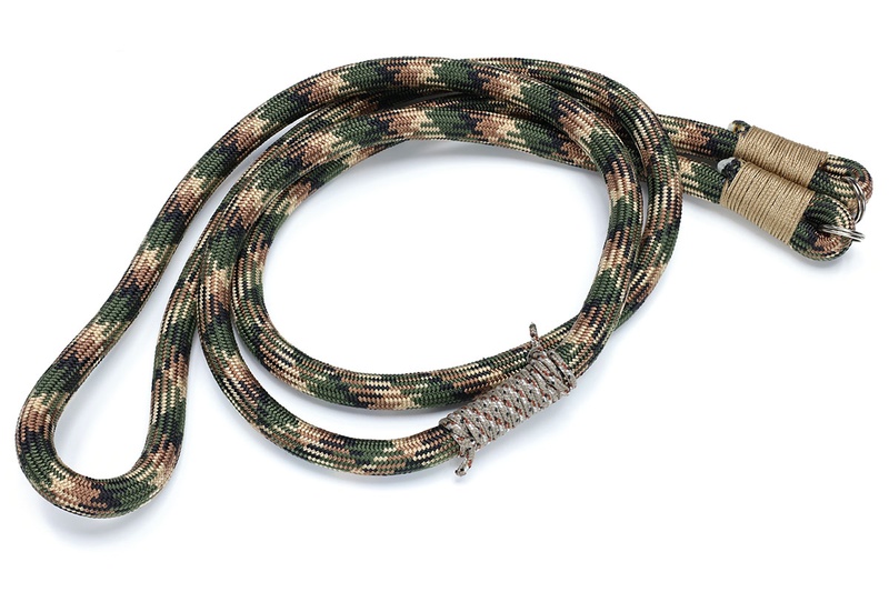 モヤモヤ感を払拭すべく自作したクライミングロープ・ストラップ。ロープ、細紐、カメラ用二重リング、瞬間接着剤あたりの材料で作れれました。接続部の強度も十分。じつは材料費安く（1000円以内）で、30分あれば作れたりします♪