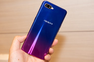 OPPOが解説する「R17 Neo」 - ケータイ Watch