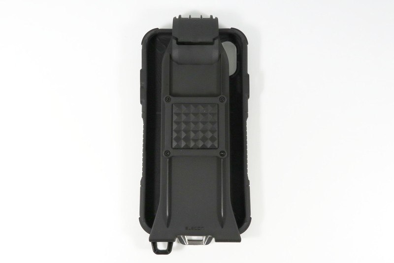 専用ホルダーが付属し、ショルダーストラップに装着が可能