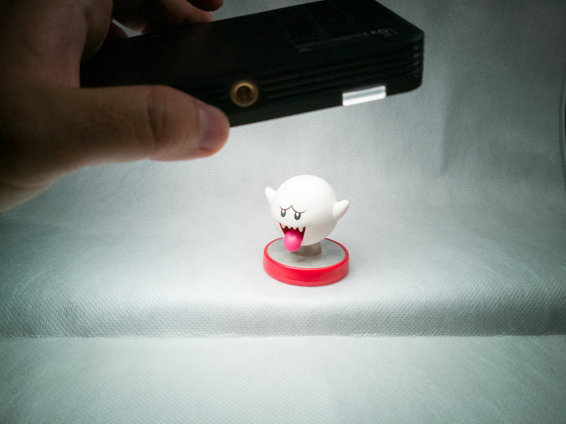 左手で「サンテック PL150」をかざすだけ。スイッチもこのまま指先で操作できる