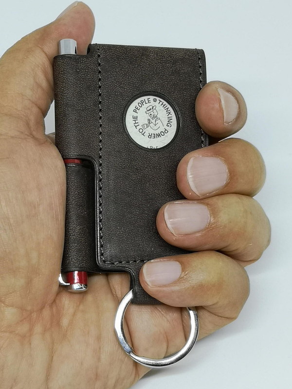 手のひらにすっぽりと収まってしまうメモキットのコアであるSPY シーズン4