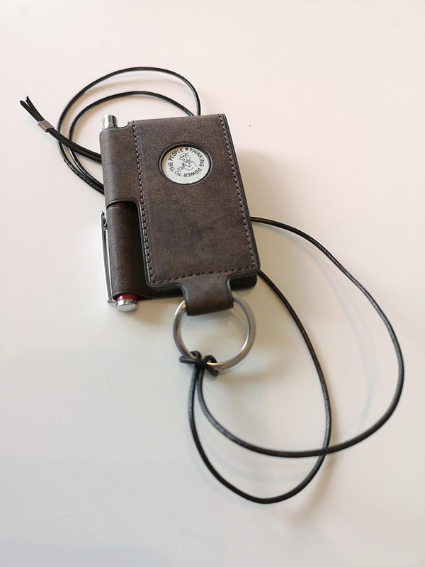 お気に入りのストラップを見つけ出してSPYを常時、身に着けておきたい