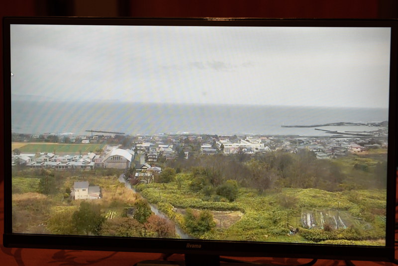 北海道松前町の沿岸の様子。高さ40mという基地局の鉄塔に設置されたカメラの映像