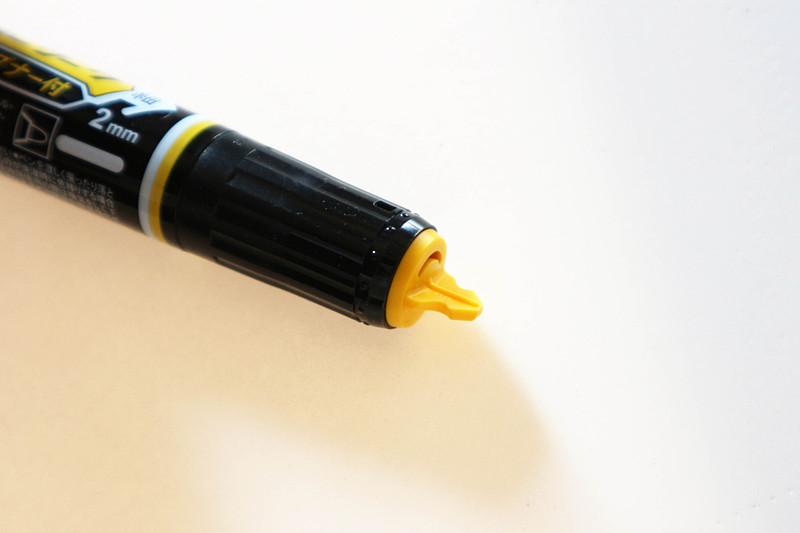 先端が尖っていないので、万が一箱の中身に当たっても傷をつけることも少なさそう