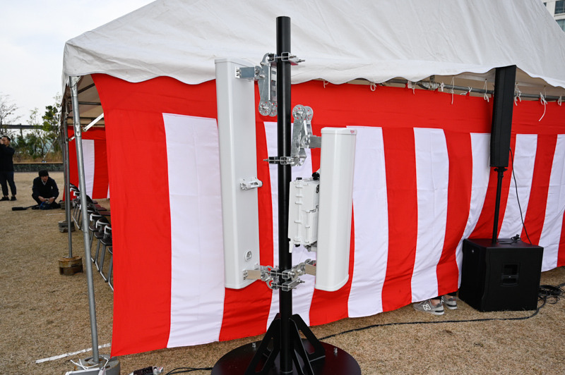 楽天モバイルネットワークが設置する基地局のアンテナ（ノキア製）