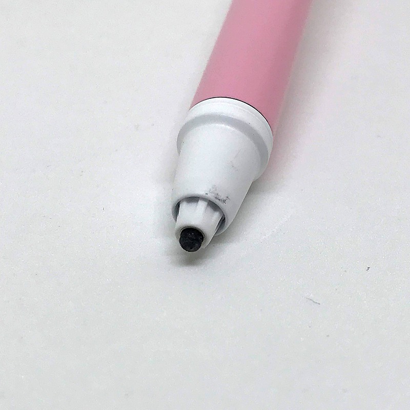 約0.2mmのペン先。イラストを描くのに最適な細かさです