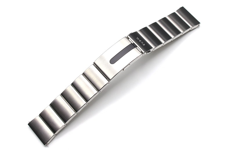 時計用バンドにスマートウォッチの機能が搭載されている wena wrist pro。お気に入りの時計をスマートウォッチ化できるという製品です。
