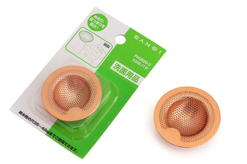 2018年3月14日掲載の「<a href="https://k-tai.watch.impress.co.jp/docs/column/korekori/1111361.html" class="strong bn" target="_blank">銅の抗菌効果ってナニゲに凄い</a>」。排水口周辺に雑菌が繁殖したりして臭うので、銅製のゴミ受け（ストレーナー）を置いてみたらその悪臭を解消できたという話。悪臭も減らせましたが、排水口が汚れにくくなったので、お掃除の手間も減らせました♪