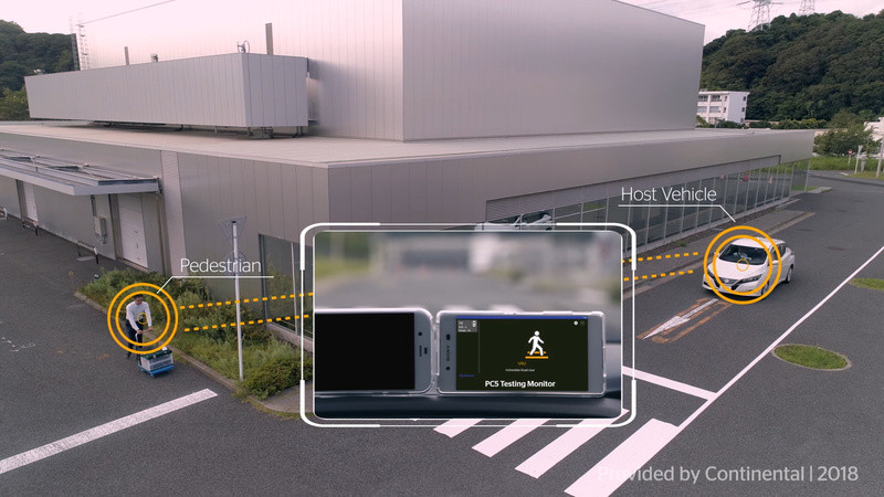 直接通信のV2Pでドライバーに通知される歩行者接近の警告