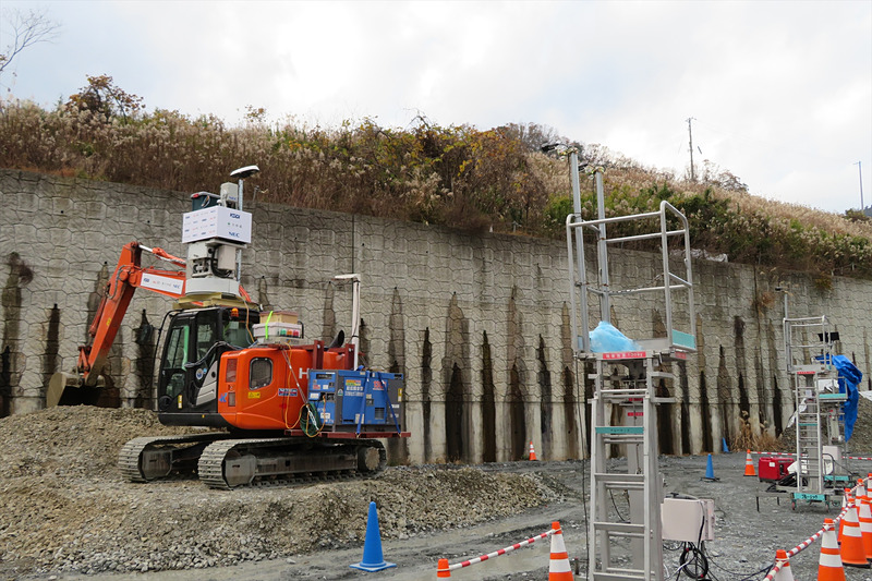 作業現場全体を俯瞰できるカメラも用意