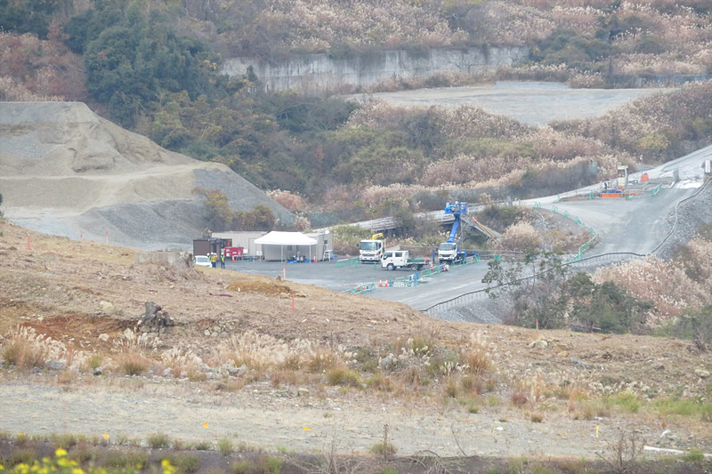遠隔操作室付近から作業現場を見た風景