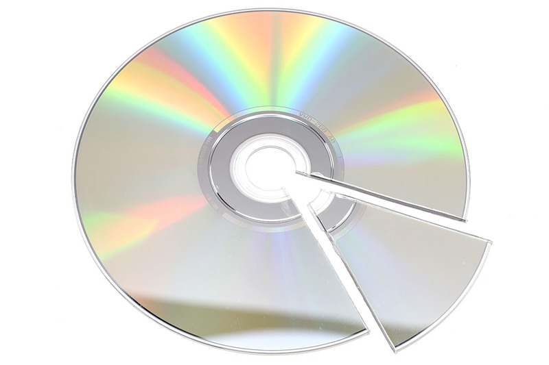 2018年3月7日掲載の「<a href="https://k-tai.watch.impress.co.jp/docs/column/korekori/1110093.html" class="strong bn" target="_blank">超音波カッターは気持ちイイぞ！</a>」。カッターつながり？　というわけでもありませんが、超音波で振動することで対象をよりスムーズに切れるカッターを紹介。樹脂素材なんかもヌルヌルと切れちゃいます。