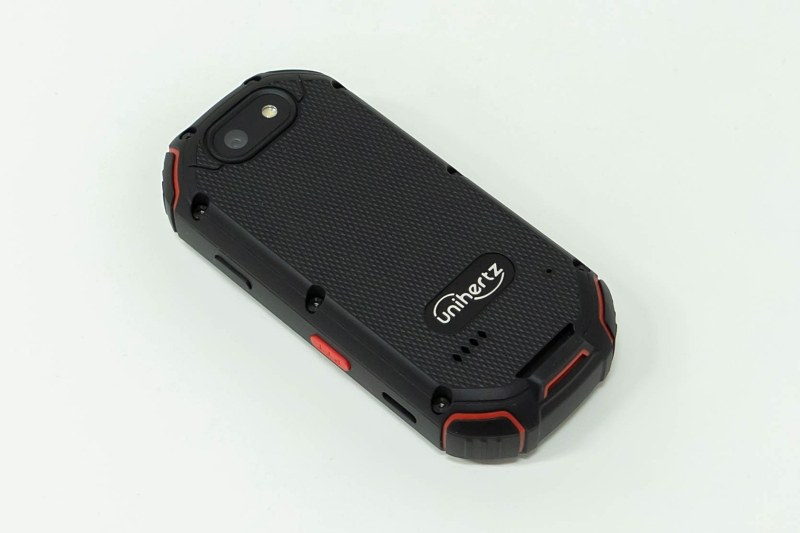 ゴツゴツしたフォルムがカッコいい「Atom」