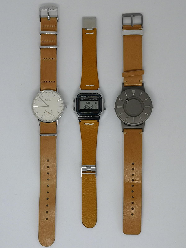 経年変化の楽しいヌメ革とアナログ腕時計との組み合わせは昨今のなんちゃってミニマル腕時計でも流行だが、デジタル腕時計との組み合わせも新鮮だ