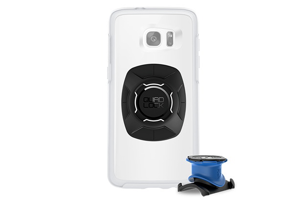 左がケースで、右がキット。キットの内容は自転車用のマウントと、スマートフォン背面に貼って使うマウント取り付け用アダプターです。これらマウントとアダプターは個別でも買えますが、キット品のほうが割安。1台の自転車に、ときにはiPhone、ときには Google Pixel 3 XL を取り付けたいと思ってこれらのパーツを買いました。