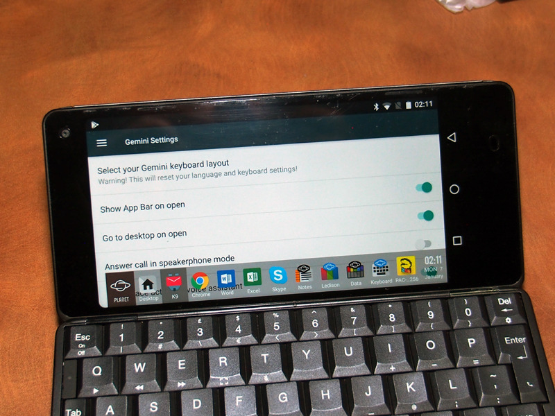 Gemini PDAと同様、App Barを備える