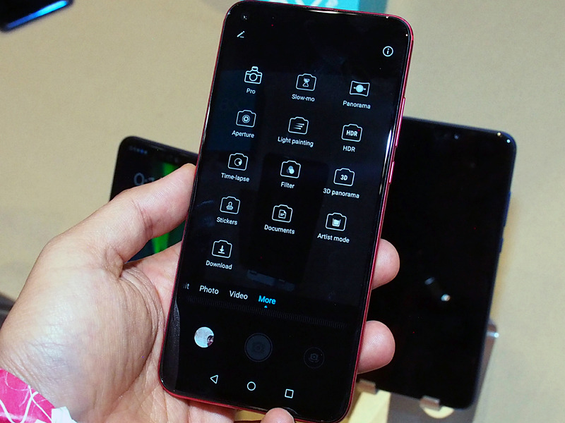 イメージセンサーの性能は高いが、ライカブランドを冠しておらず、ユーザーインターフェイスもPシリーズやMateシリーズとは異なる