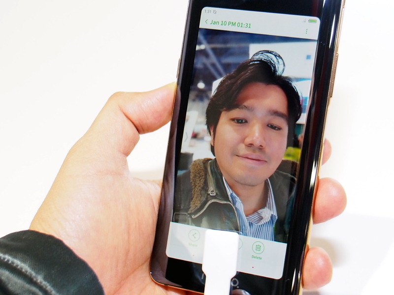 背景をキレイにボカす、ポートレートモードにも対応する