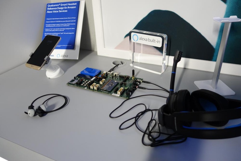 クアルコムブースでの、QCC5100のリファレンスデザインや開発ボードの展示