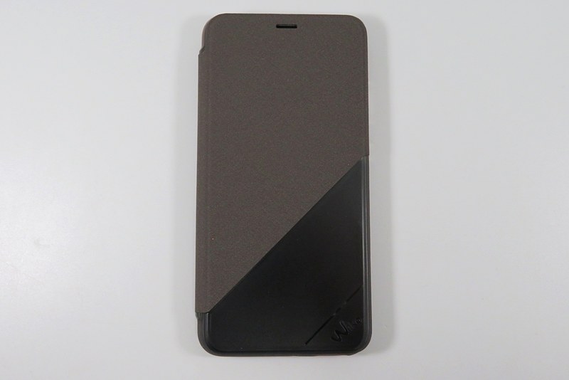 直販サイトで先着順にプレゼントされるフリップカバータイプのケース